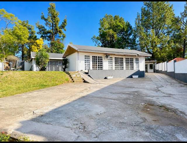 7 BEDROOM HOUSE FOR SALE IN MTHATHA CENTRAL
